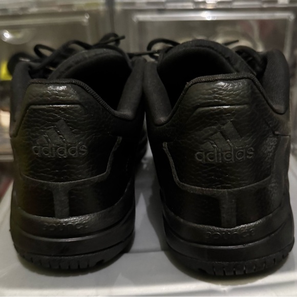 EUC Adidas Men's Black Sneakers sz10.5 - Picture 2 of 6